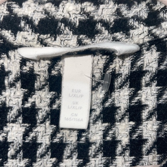 NWOT  Black And White Houndstooth Shirt/Jacket Shacket With Bejeweled Buttons - Picture 4 of 13